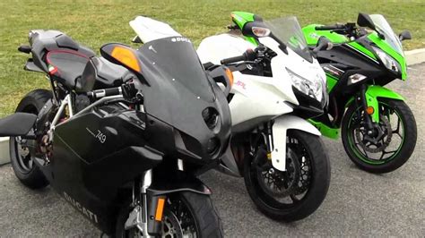 Zx6r vs gsxr 750 - Kawasaki ZX-6R 636 does a 10.74 second Quarter Mile. Kawasaki ZX-6R (636) top speed and acceleration data through the gears accompanied with Dyno curve and thrust curve graphs. The Kawasaki ZX-6R has been with us since as far back as 1995. It’s had a long and lasting reign at the top or close to the top of the class over the years.